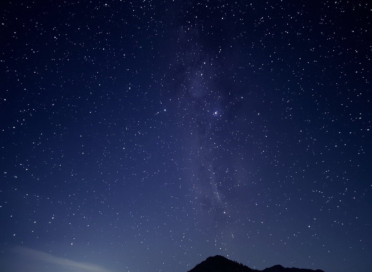 Rolig stemning med bl&oslash;de b&oslash;lger